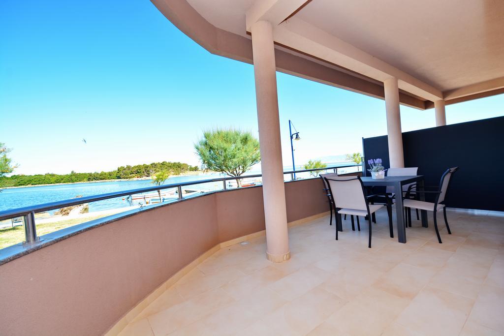 Apartments Clara نين المظهر الخارجي الصورة