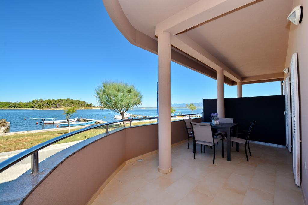 Apartments Clara نين المظهر الخارجي الصورة